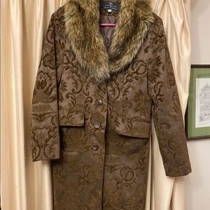 Collection by Gallery - Faux fur woman’s jacket